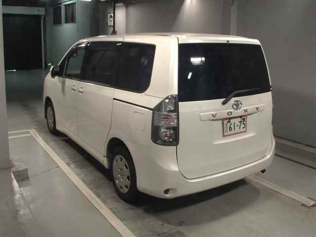 TOYOTA VOXY 2008