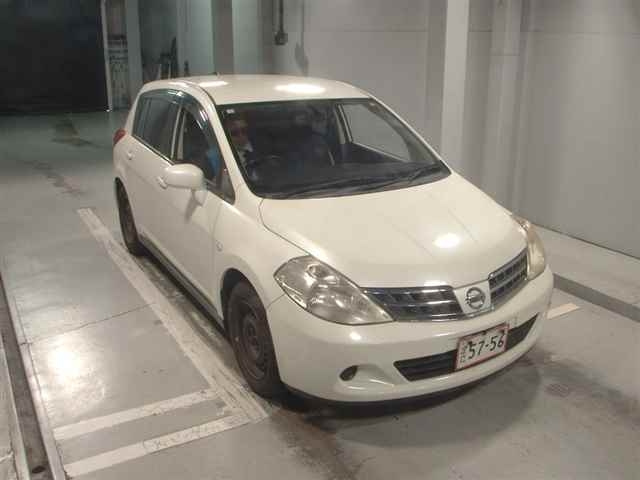 NISSAN TIIDA 2010