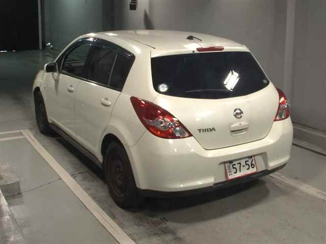 NISSAN TIIDA 2010
