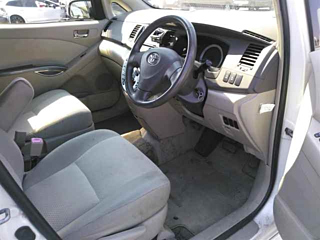 TOYOTA ISIS 2009