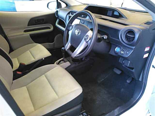 TOYOTA AQUA 2012