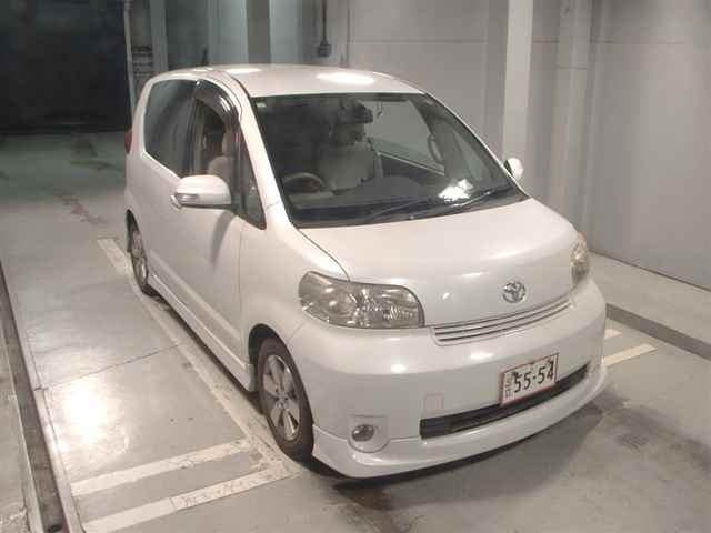 TOYOTA PORTE 2010