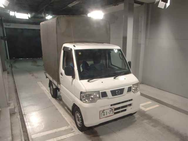 NISSAN CLIPPER TRUCK 2013