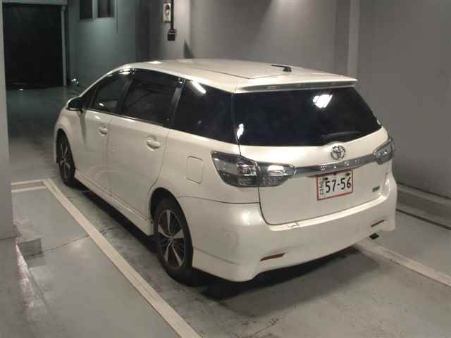 TOYOTA WISH 2013
