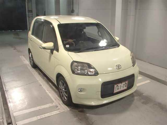 TOYOTA PORTE 2012