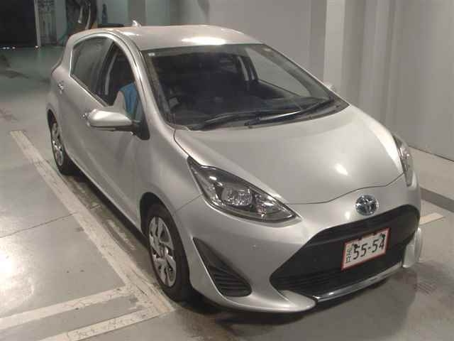 TOYOTA AQUA 2021