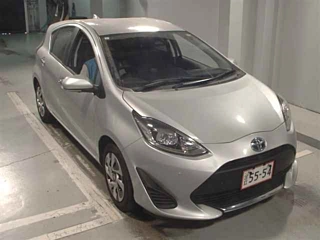 TOYOTA AQUA 2021