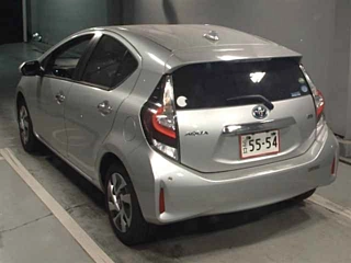 TOYOTA AQUA 2021