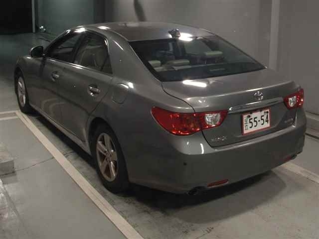 TOYOTA MARK X 2010