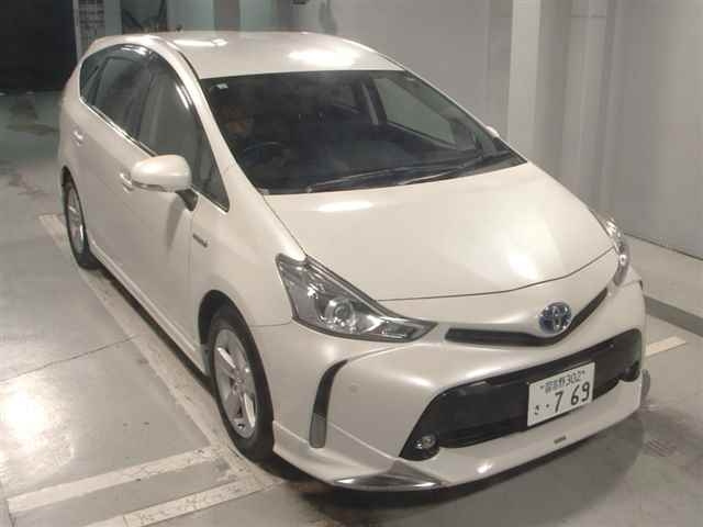 TOYOTA PRIUS ALPHA 2015