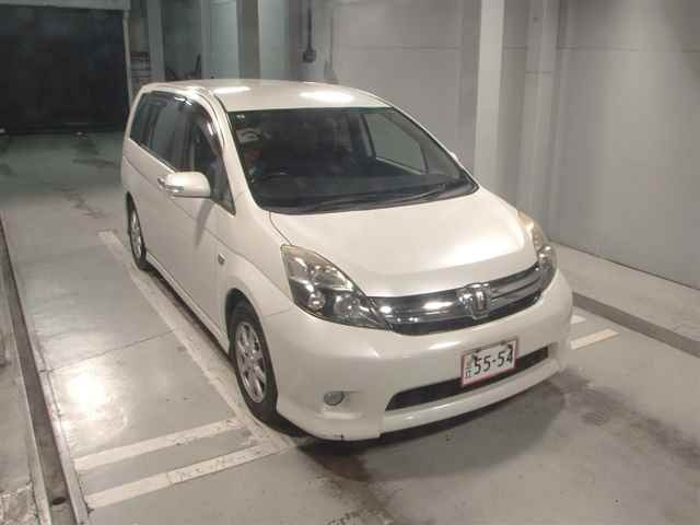 TOYOTA ISIS 2011