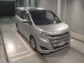 TOYOTA NOAH 2018