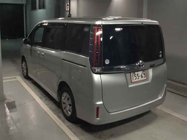 TOYOTA NOAH 2018