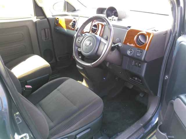 TOYOTA SPADE 2012
