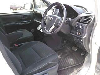 TOYOTA VOXY 2017