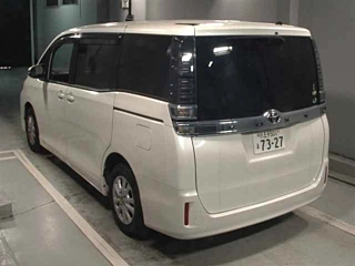 TOYOTA VOXY 2017