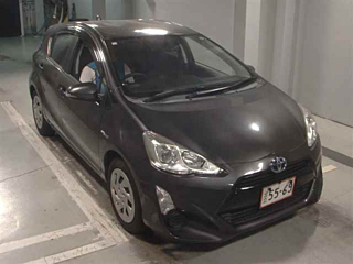 TOYOTA AQUA 2016