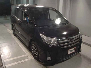 TOYOTA NOAH 2015