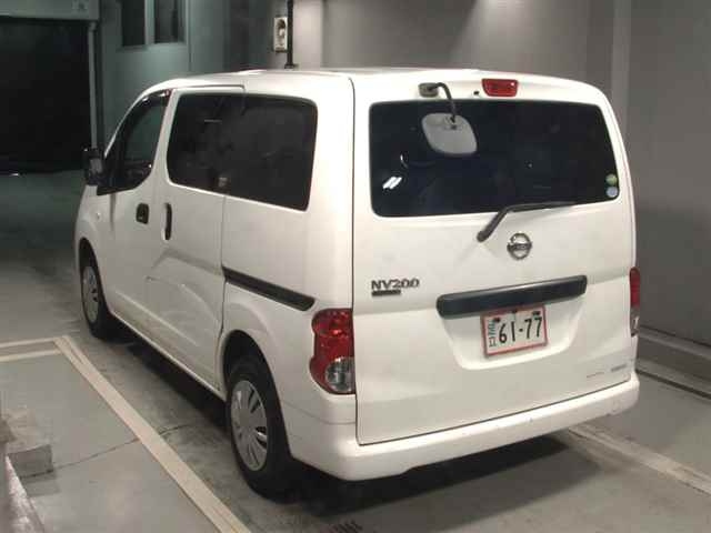NISSAN NV200 2018