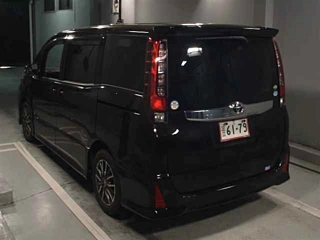 TOYOTA NOAH 2015