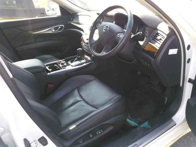 NISSAN FUGA 2010