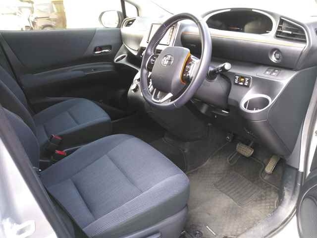TOYOTA SIENTA 2016