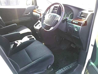TOYOTA VELLFIRE 2010