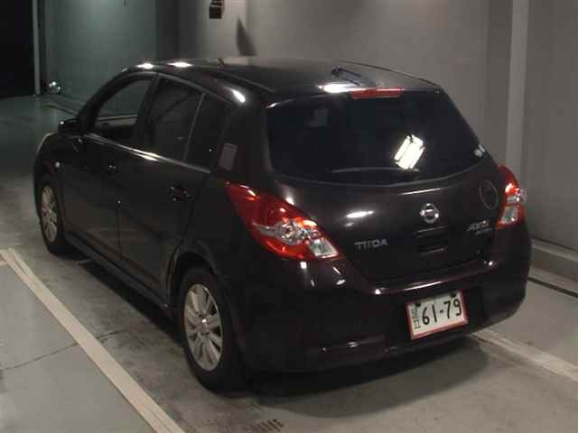 NISSAN TIIDA 2010