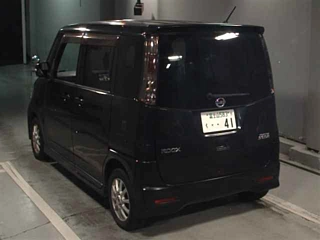 NISSAN ROOX 2010