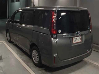 TOYOTA NOAH 2016
