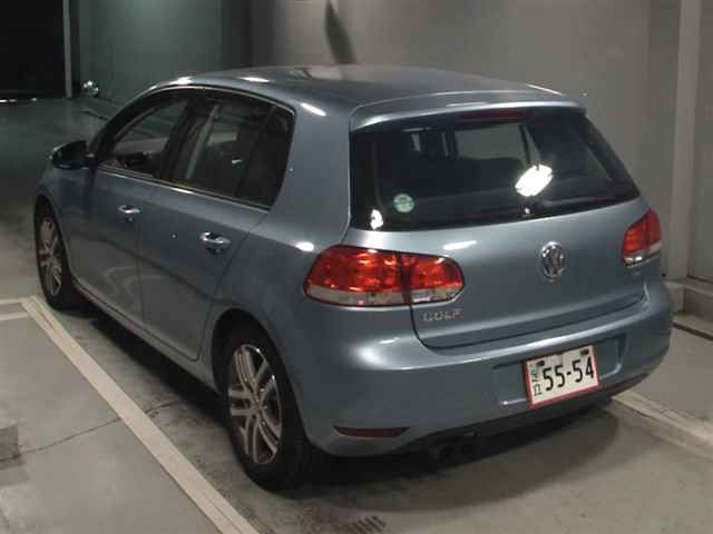 VOLKSWAGEN GOLF 2010