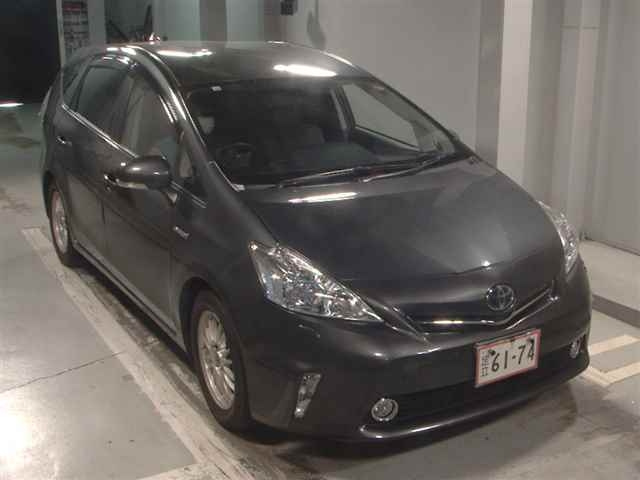 TOYOTA PRIUS ALPHA 2012