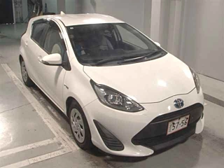 TOYOTA AQUA 2018