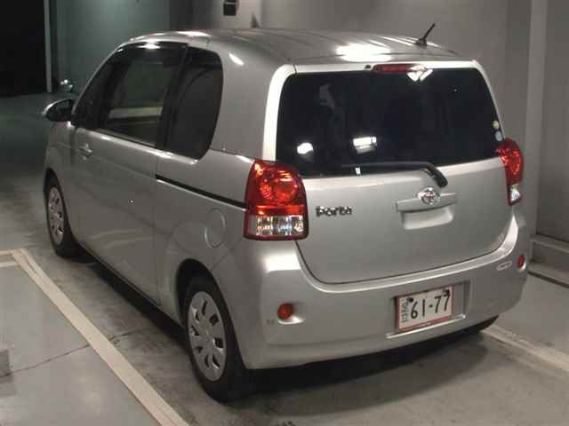 TOYOTA PORTE 2012