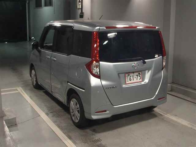 TOYOTA ROOMY 2022