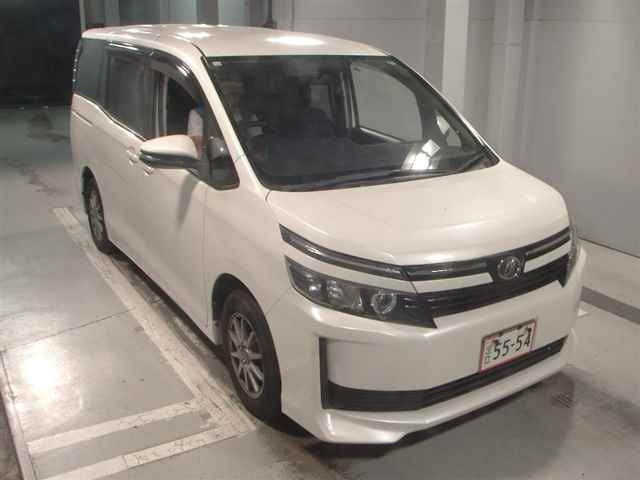 TOYOTA VOXY 2014