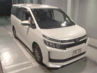TOYOTA VOXY 2014