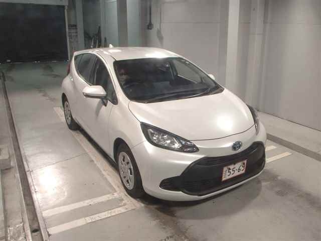 TOYOTA AQUA 2023