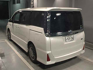 TOYOTA VOXY 2016