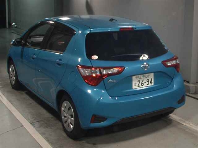 TOYOTA VITZ 2017