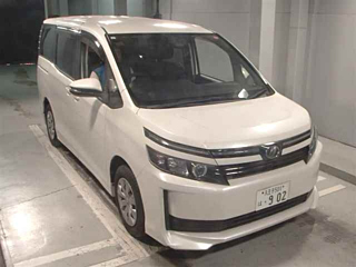 TOYOTA VOXY 2017