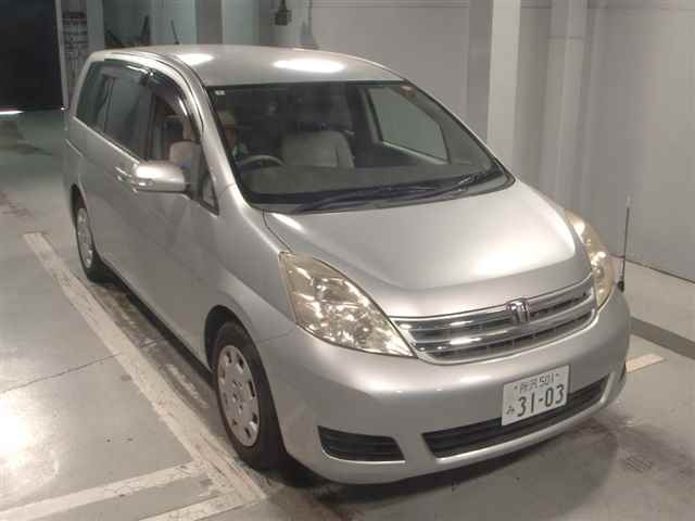 TOYOTA ISIS 2010