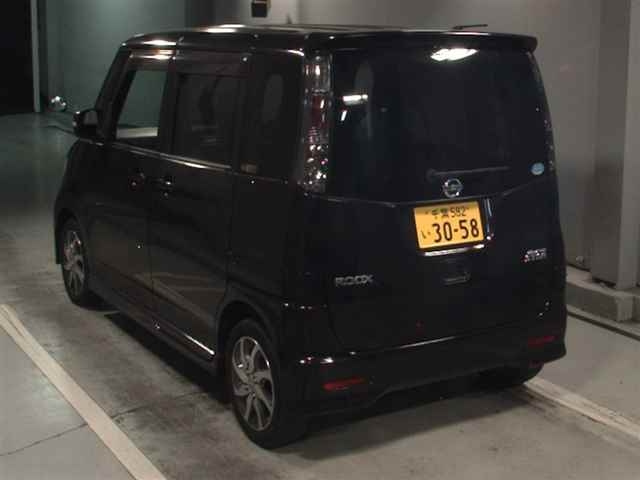 NISSAN ROOX 2013