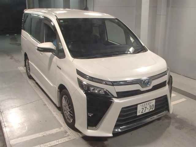 TOYOTA VOXY 2017