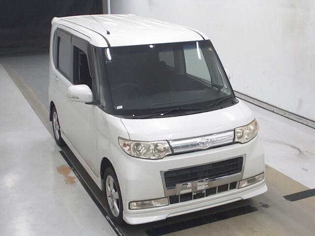 DAIHATSU TANTO 2010