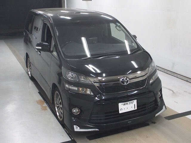 TOYOTA VELLFIRE 2013