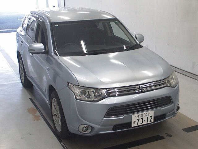 MITSUBISHI OUTLANDER PHEV 2013