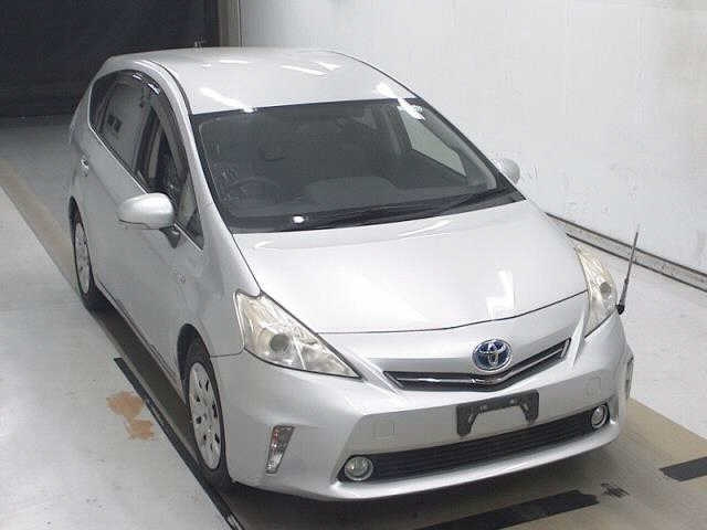TOYOTA PRIUS ALPHA 2012