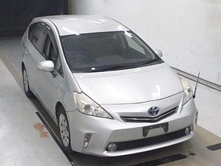 TOYOTA PRIUS ALPHA 2012