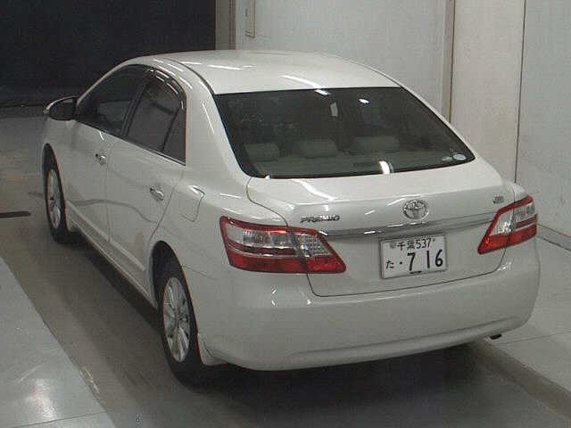 TOYOTA PREMIO 2015